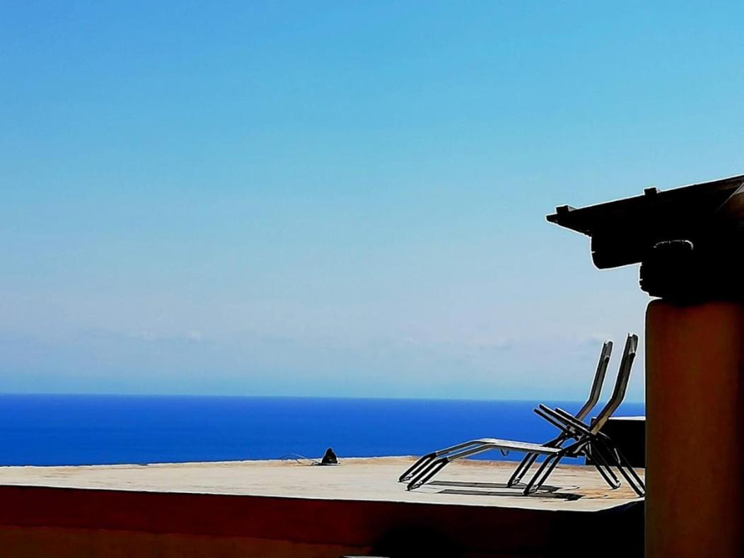 Alicudi Giardino Dei Carrubi- Al Gradino 365 Bed & Breakfast ภายนอก รูปภาพ
