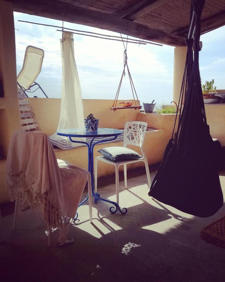 Alicudi Giardino Dei Carrubi- Al Gradino 365 Bed & Breakfast ภายนอก รูปภาพ