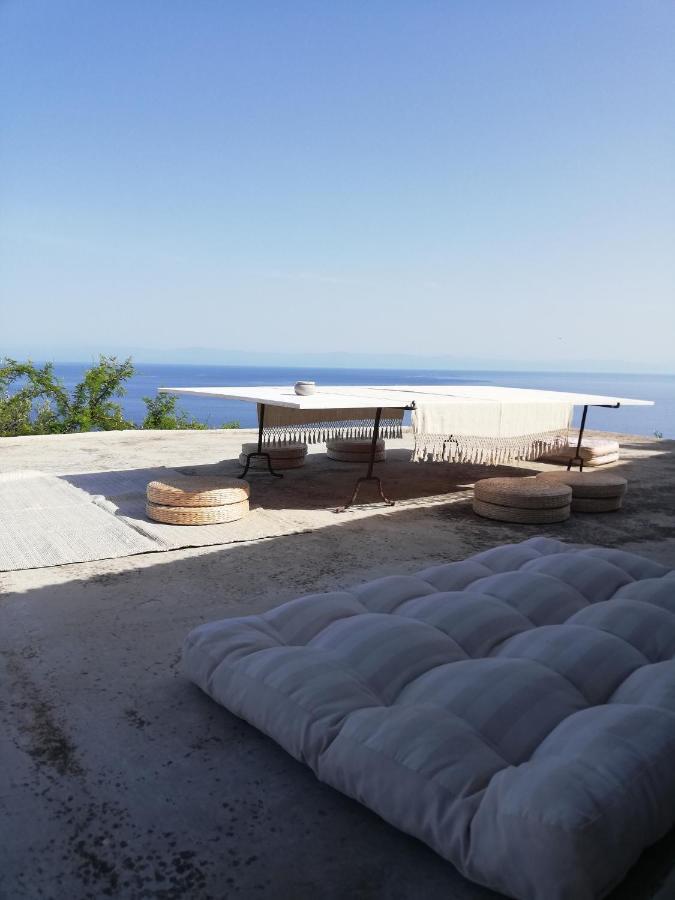 Alicudi Giardino Dei Carrubi- Al Gradino 365 Bed & Breakfast ภายนอก รูปภาพ