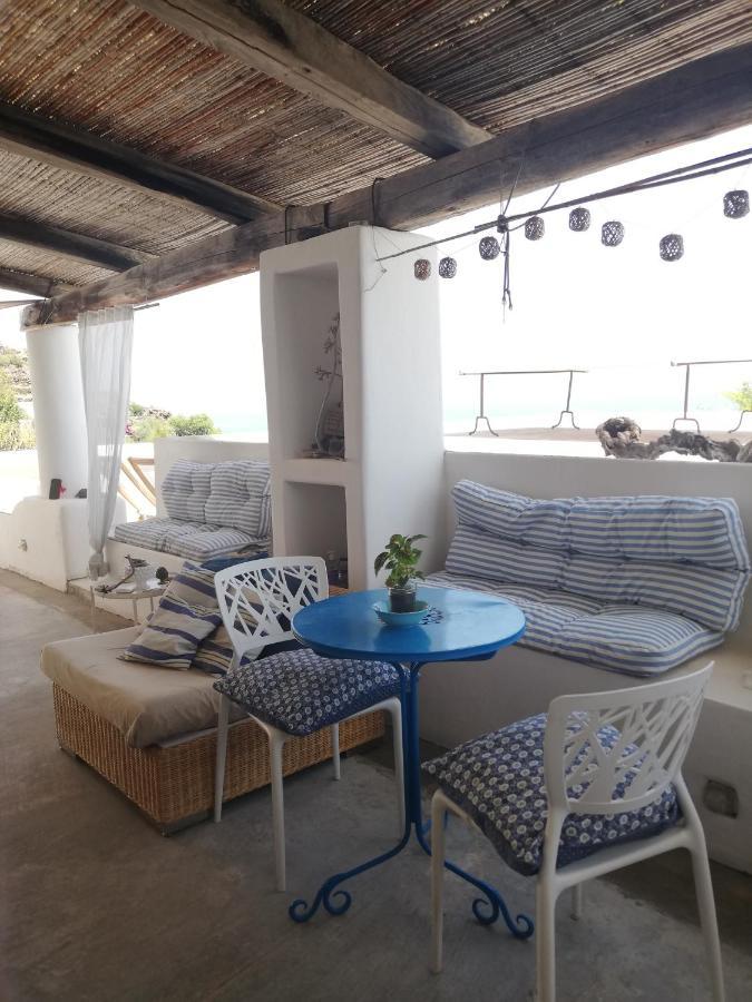Alicudi Giardino Dei Carrubi- Al Gradino 365 Bed & Breakfast ภายนอก รูปภาพ