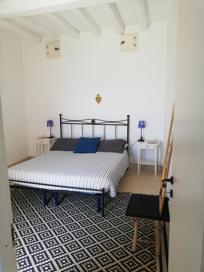 Alicudi Giardino Dei Carrubi- Al Gradino 365 Bed & Breakfast ภายนอก รูปภาพ