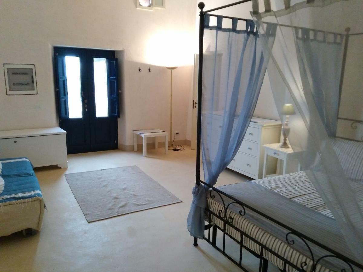 Alicudi Giardino Dei Carrubi- Al Gradino 365 Bed & Breakfast ภายนอก รูปภาพ