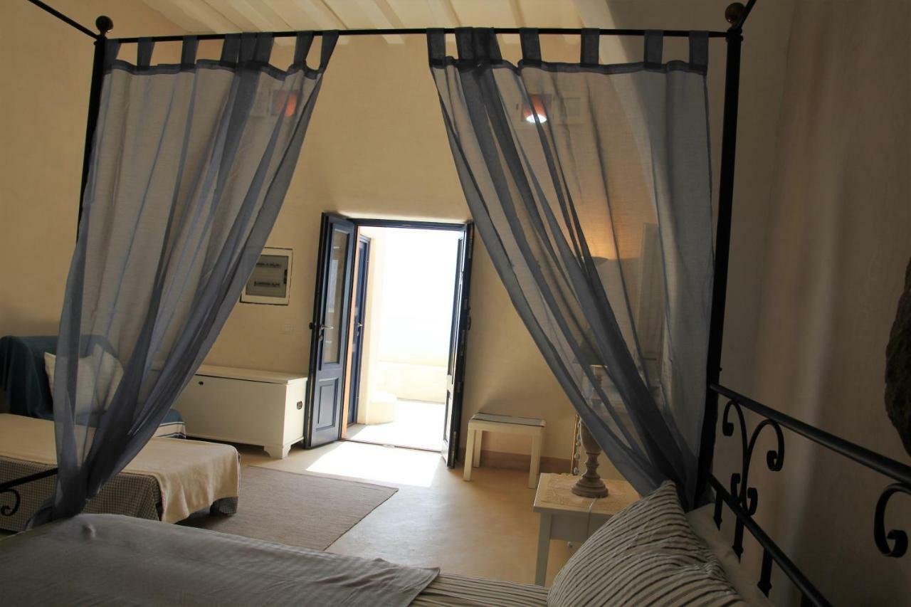 Alicudi Giardino Dei Carrubi- Al Gradino 365 Bed & Breakfast ภายนอก รูปภาพ