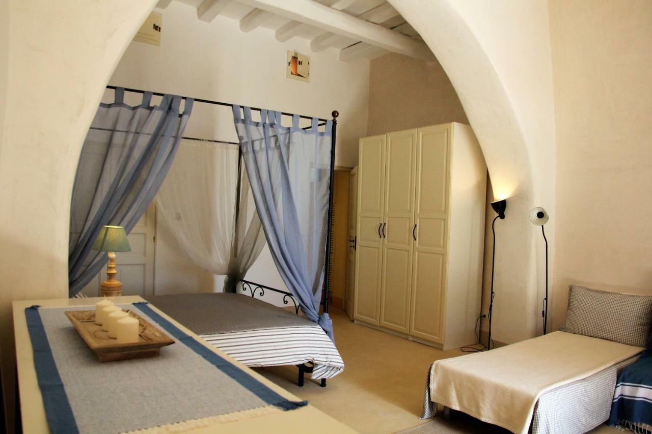 Alicudi Giardino Dei Carrubi- Al Gradino 365 Bed & Breakfast ภายนอก รูปภาพ