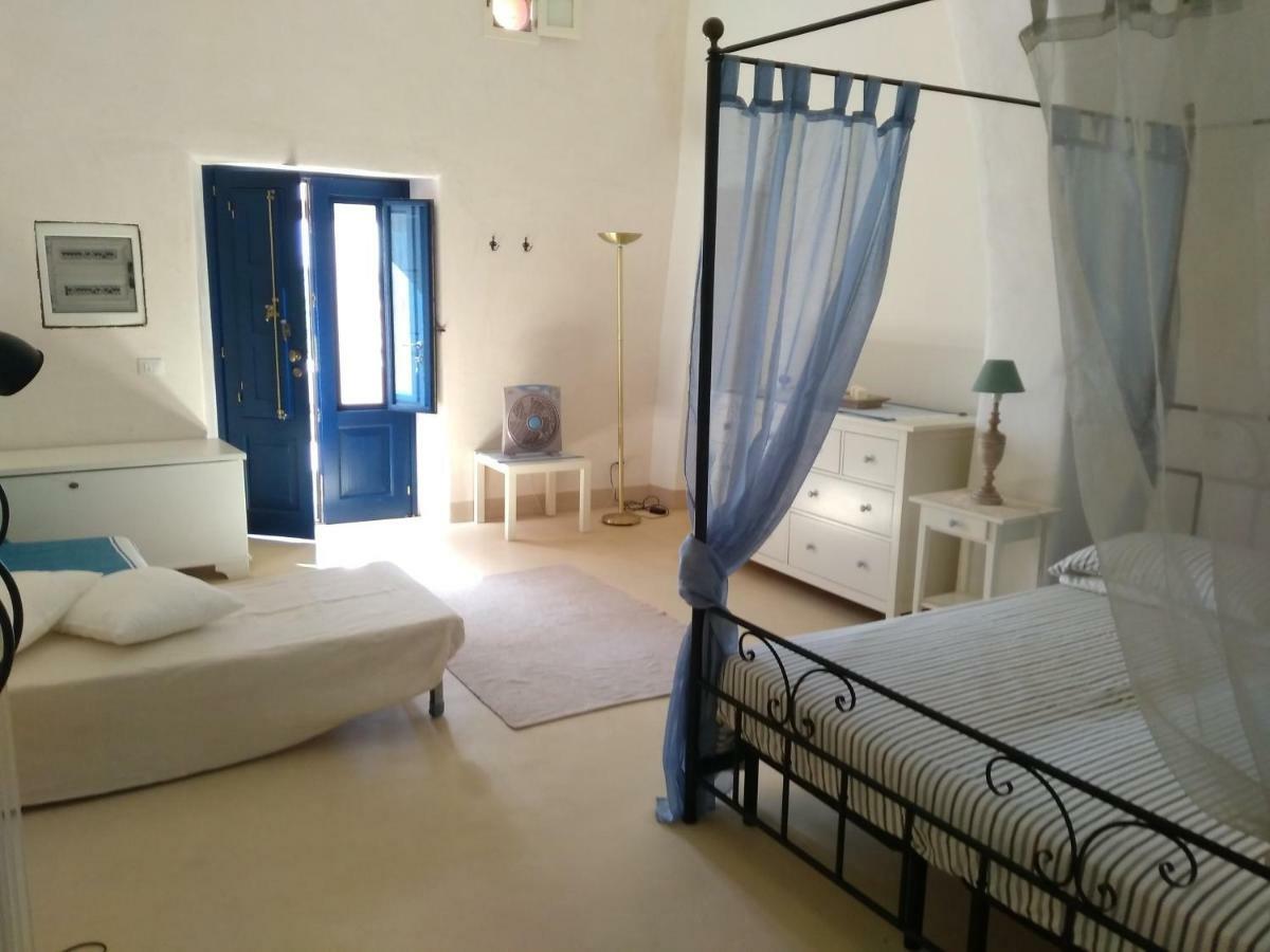 Alicudi Giardino Dei Carrubi- Al Gradino 365 Bed & Breakfast ภายนอก รูปภาพ