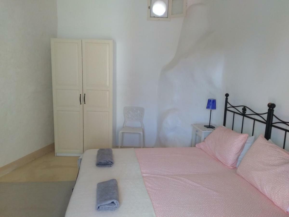 Alicudi Giardino Dei Carrubi- Al Gradino 365 Bed & Breakfast ภายนอก รูปภาพ