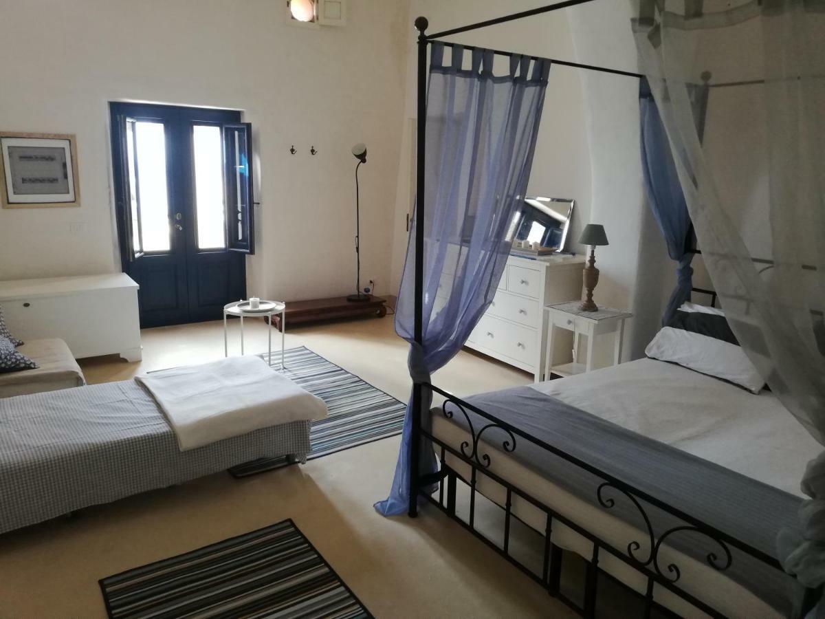 Alicudi Giardino Dei Carrubi- Al Gradino 365 Bed & Breakfast ห้อง รูปภาพ